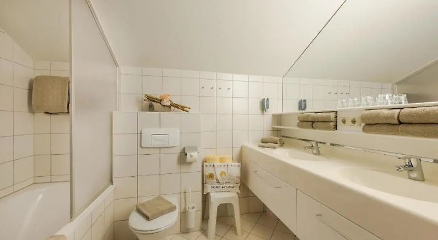 MONDI Appartements am Grundlsee Badezimmer