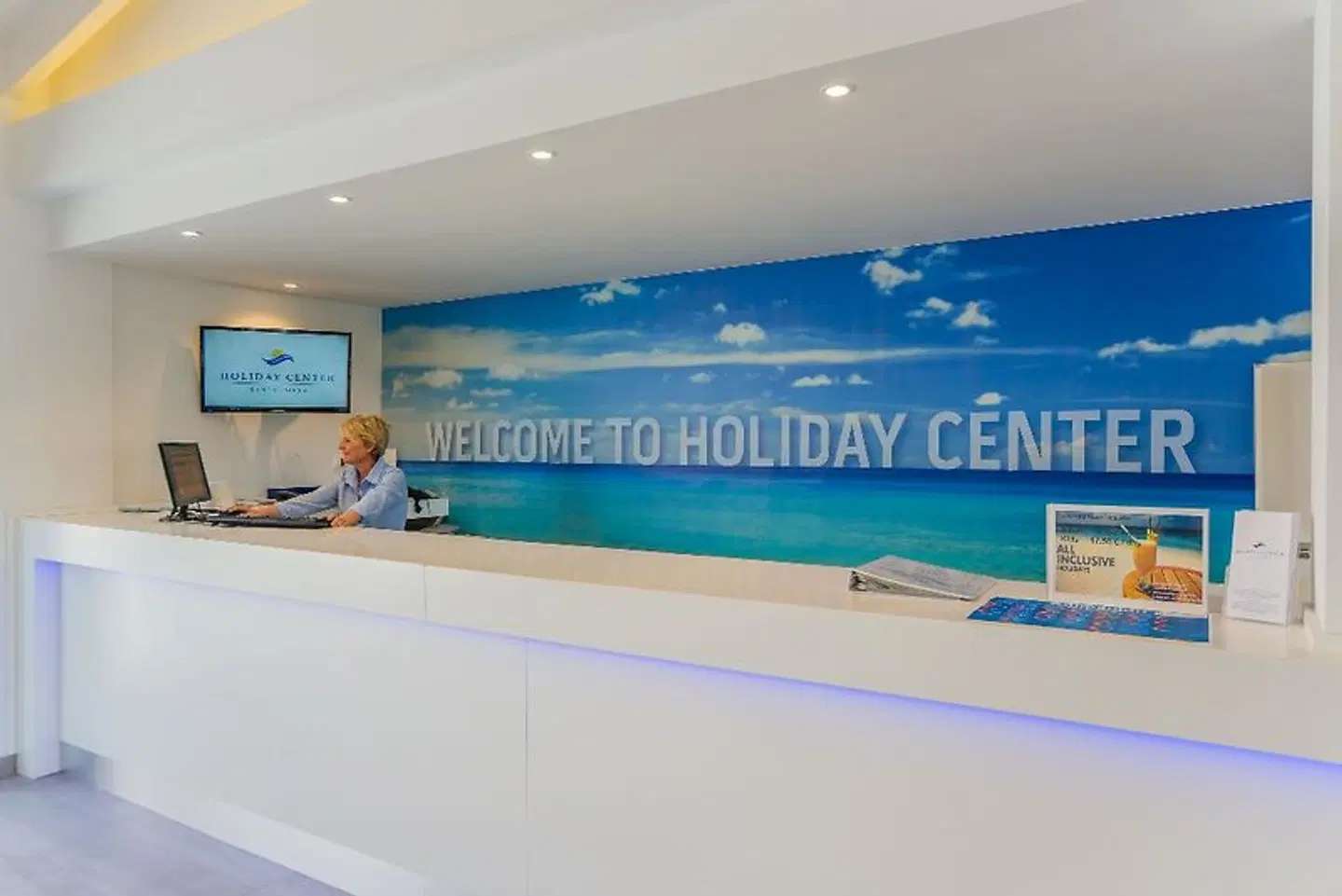 Holiday Center Bar