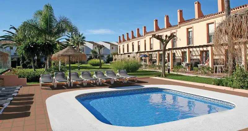 Ramada Hotel & Suites by Wyndham Costa del Sol – Hotelfoto