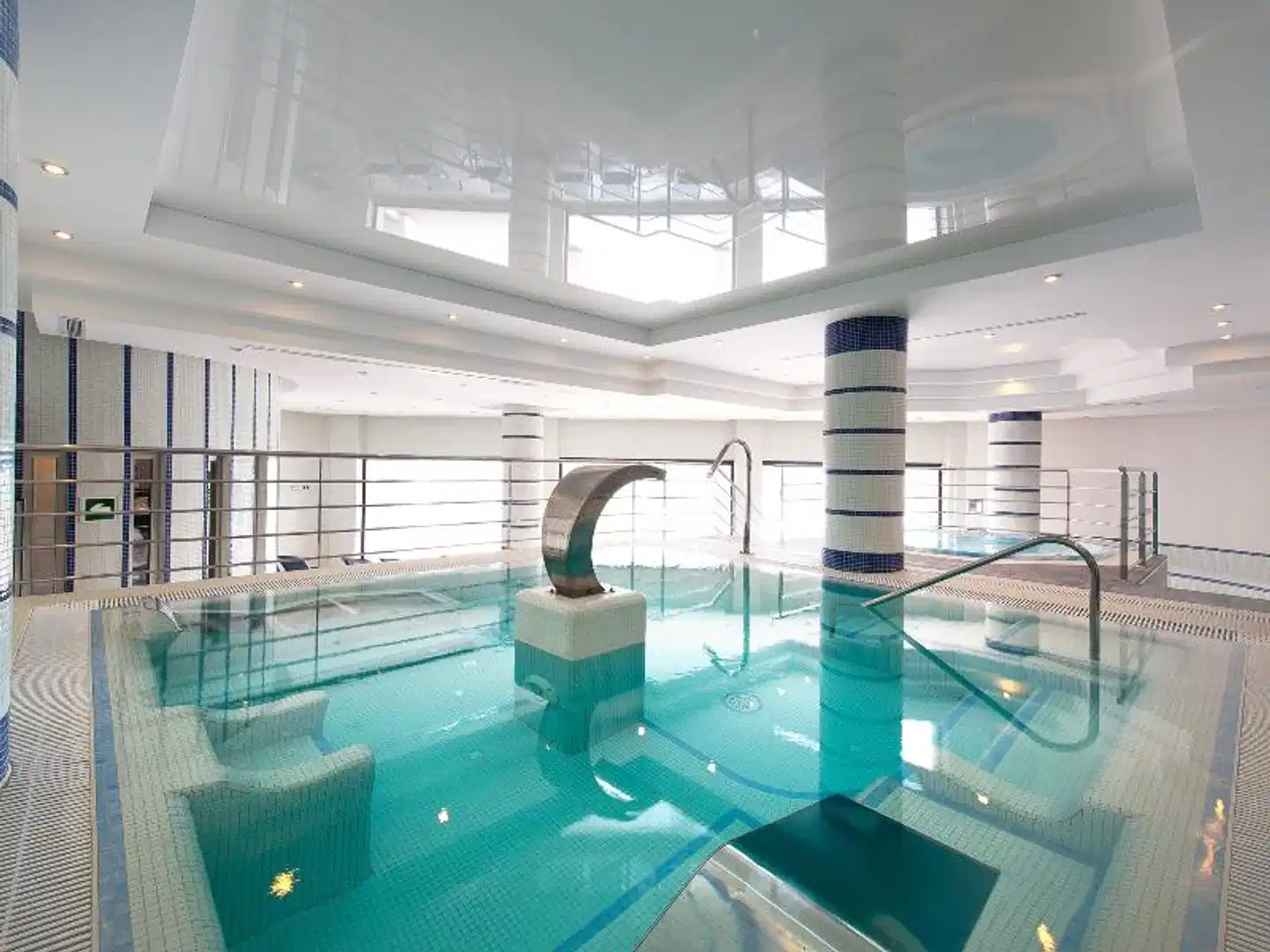 Estepona Hotel & Spa Resort Hallenbad