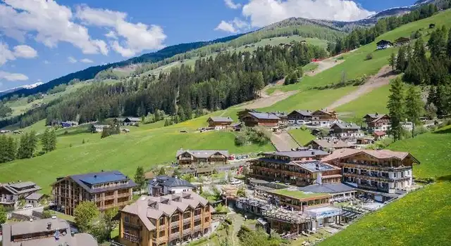 Berghotel - Sexten Landschaft