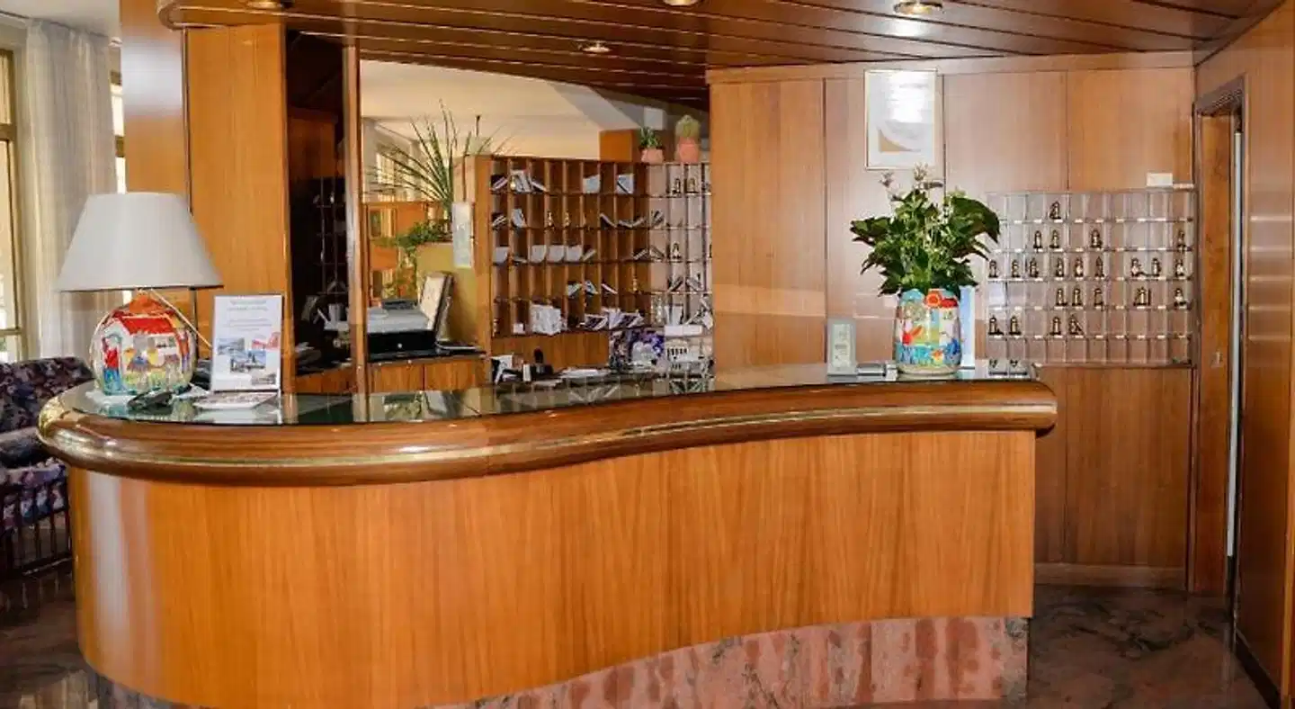 Continental Bar