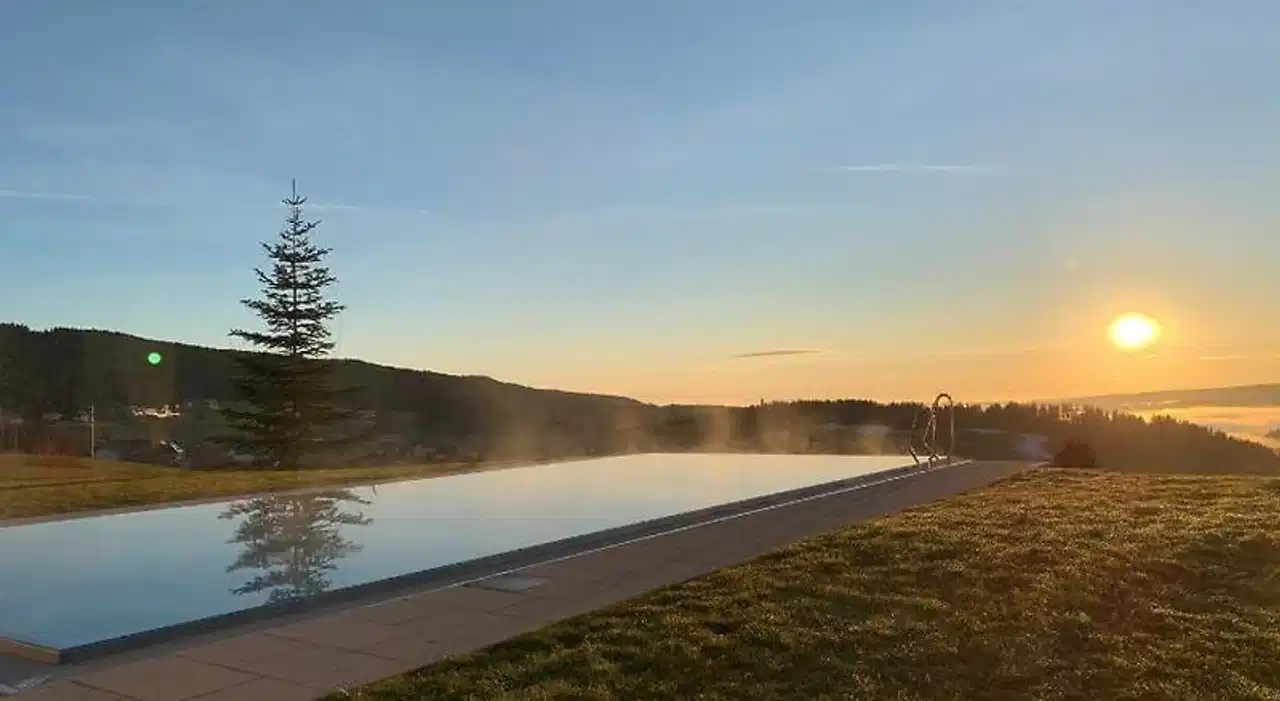 ספא וולנס במלון סייגרהה גולף טיולים רגליים מעל אגם טיטיזי