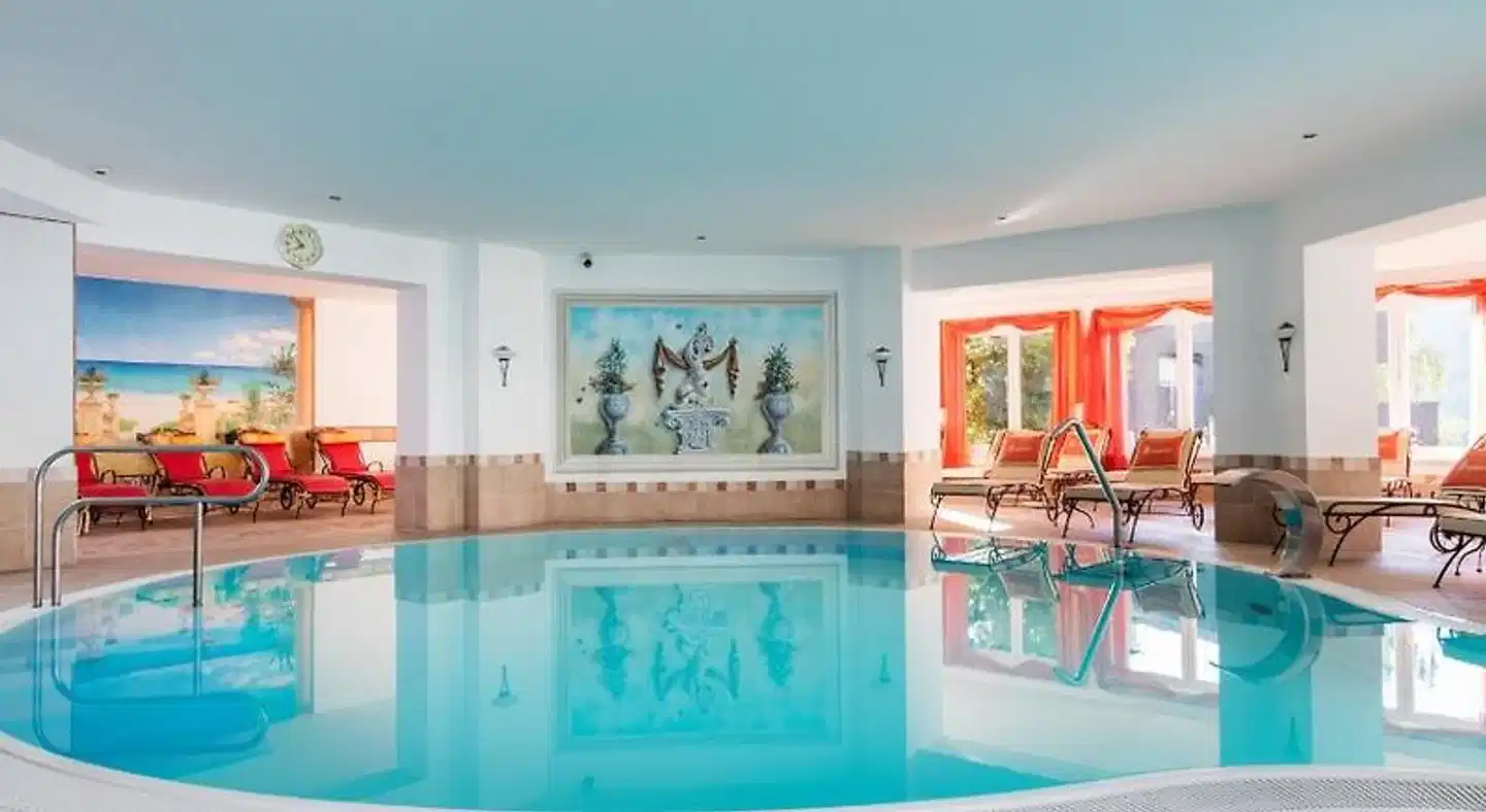 Familien- & Kinderhotel Kaiserhof Hallenbad
