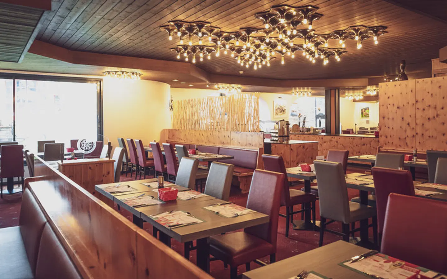 Club Hotel Restaurant