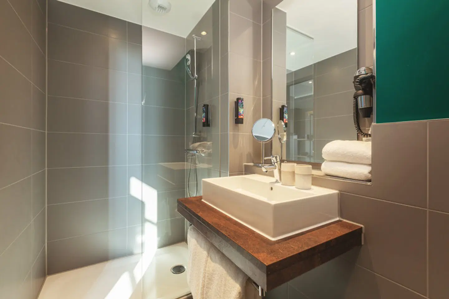Holiday Inn - the niu, Bricks Hamburg Eppendorf Badezimmer