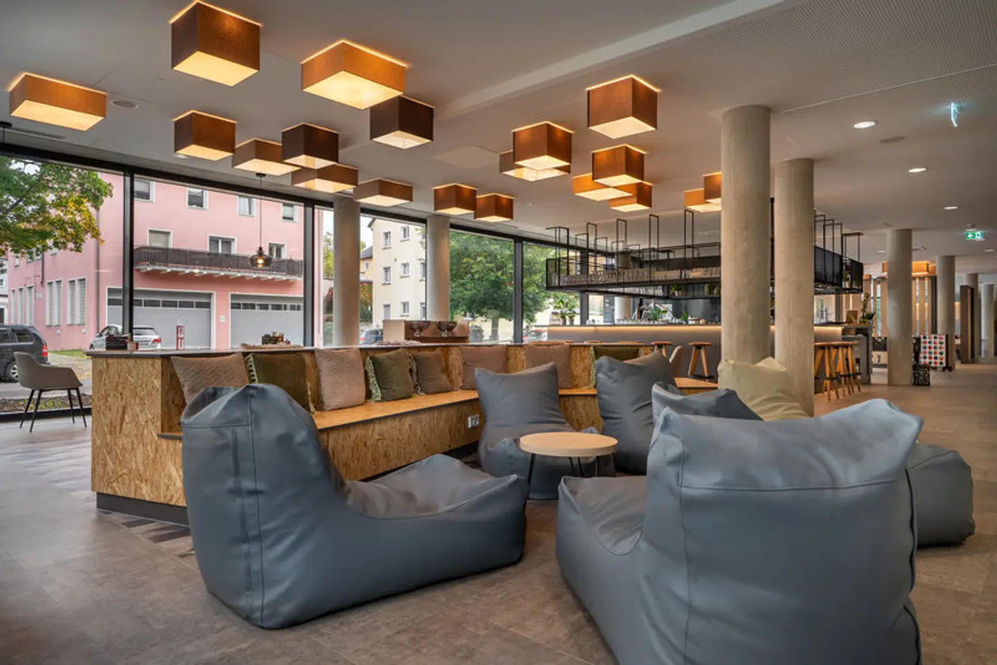 Holiday Inn - the niu, Timber Esslingen LOUNGE_LOBBY