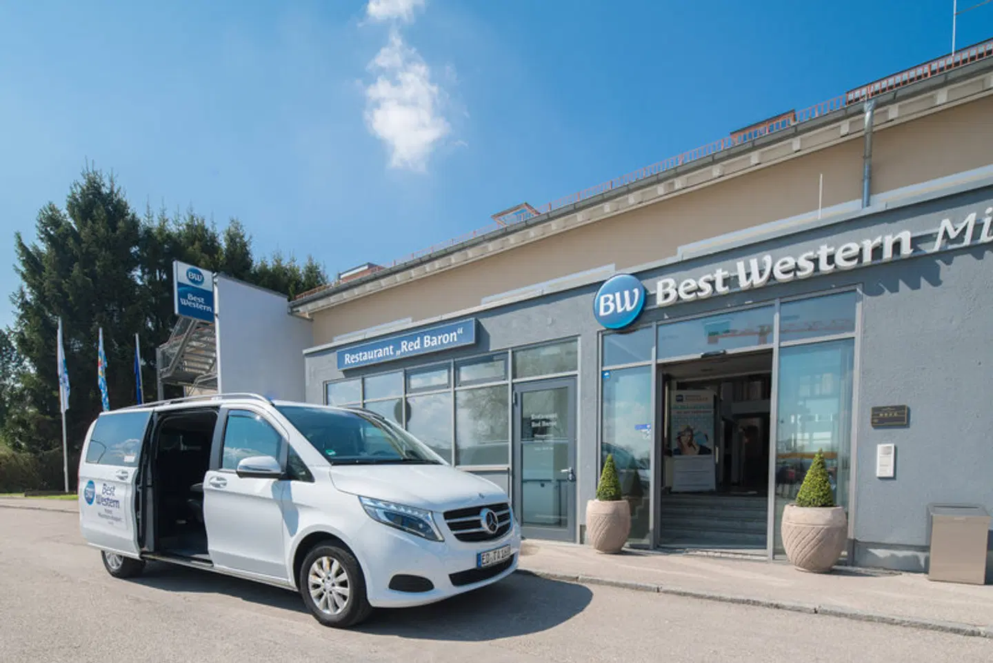 Best Western München Airport EXTERIOR