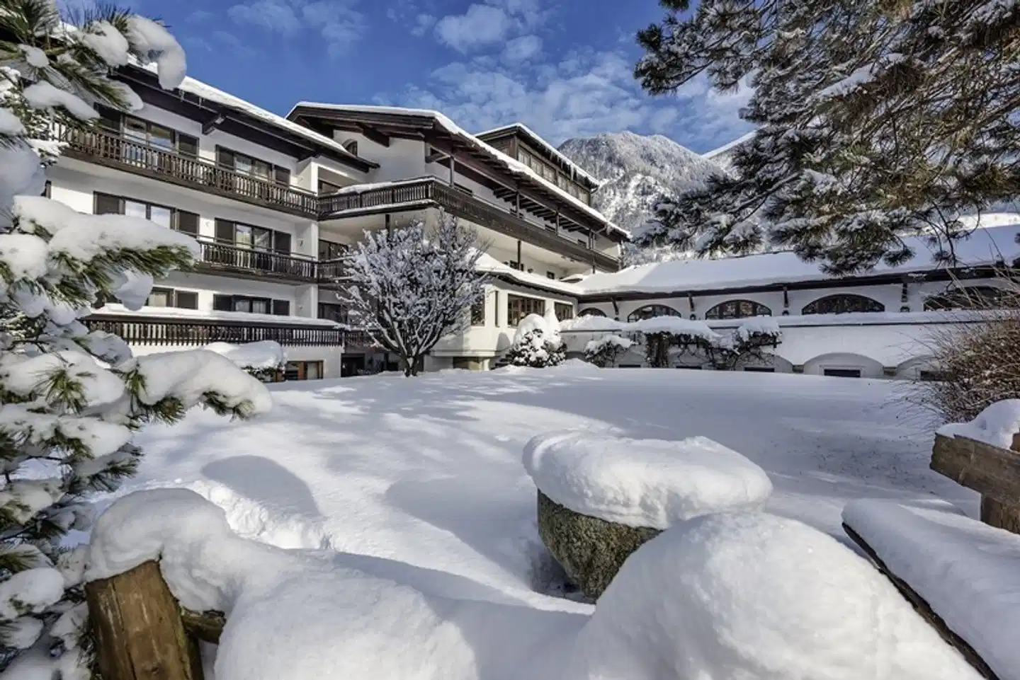 Johannesbad Hotel St. Georg Aussenansicht