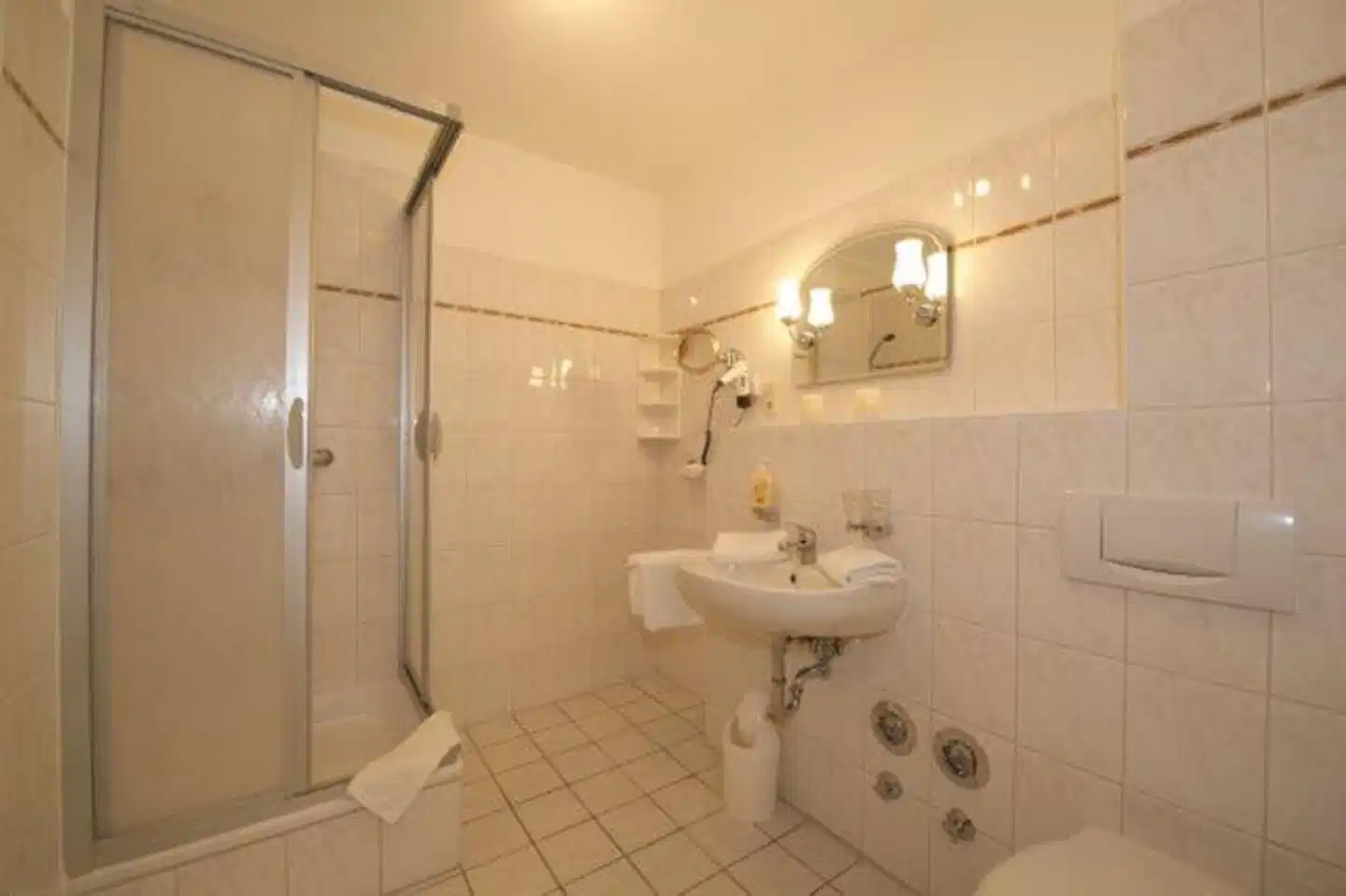 AKZENT Waldhotel Rügen Badezimmer