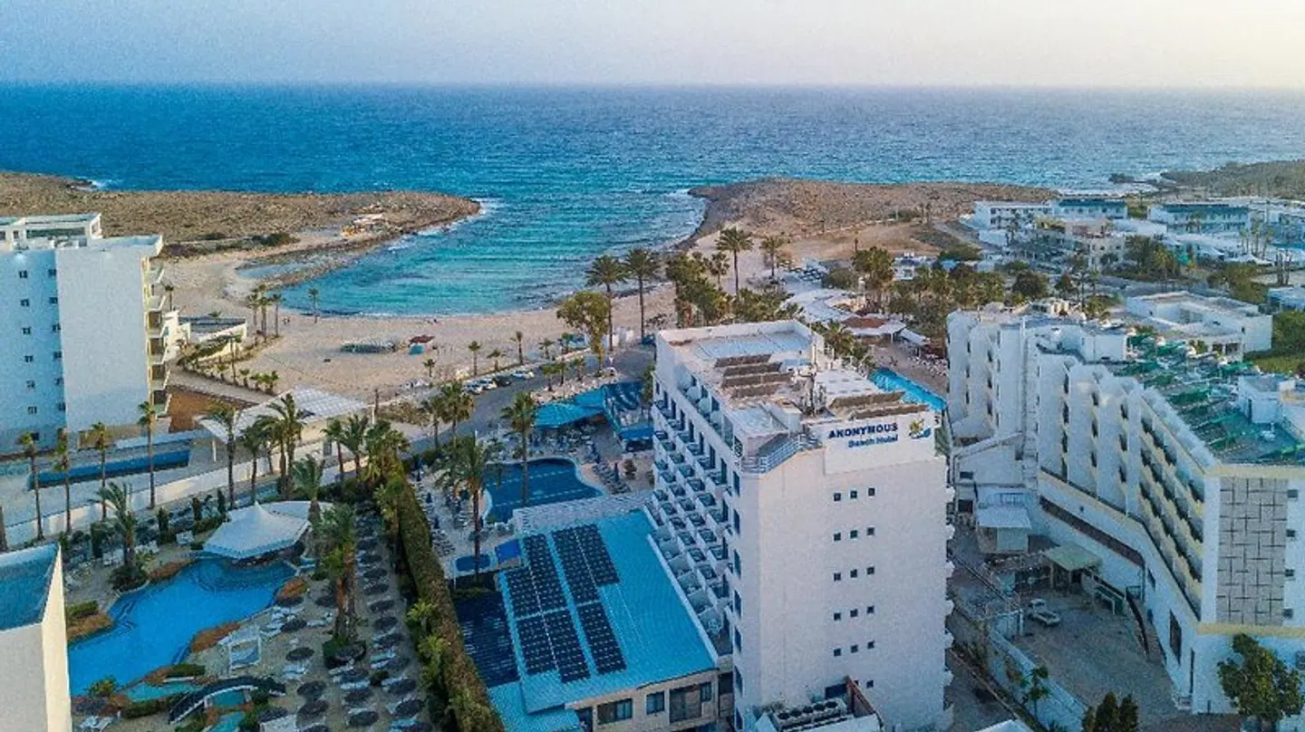 Anonymous Beach Hotel EXTERIOR