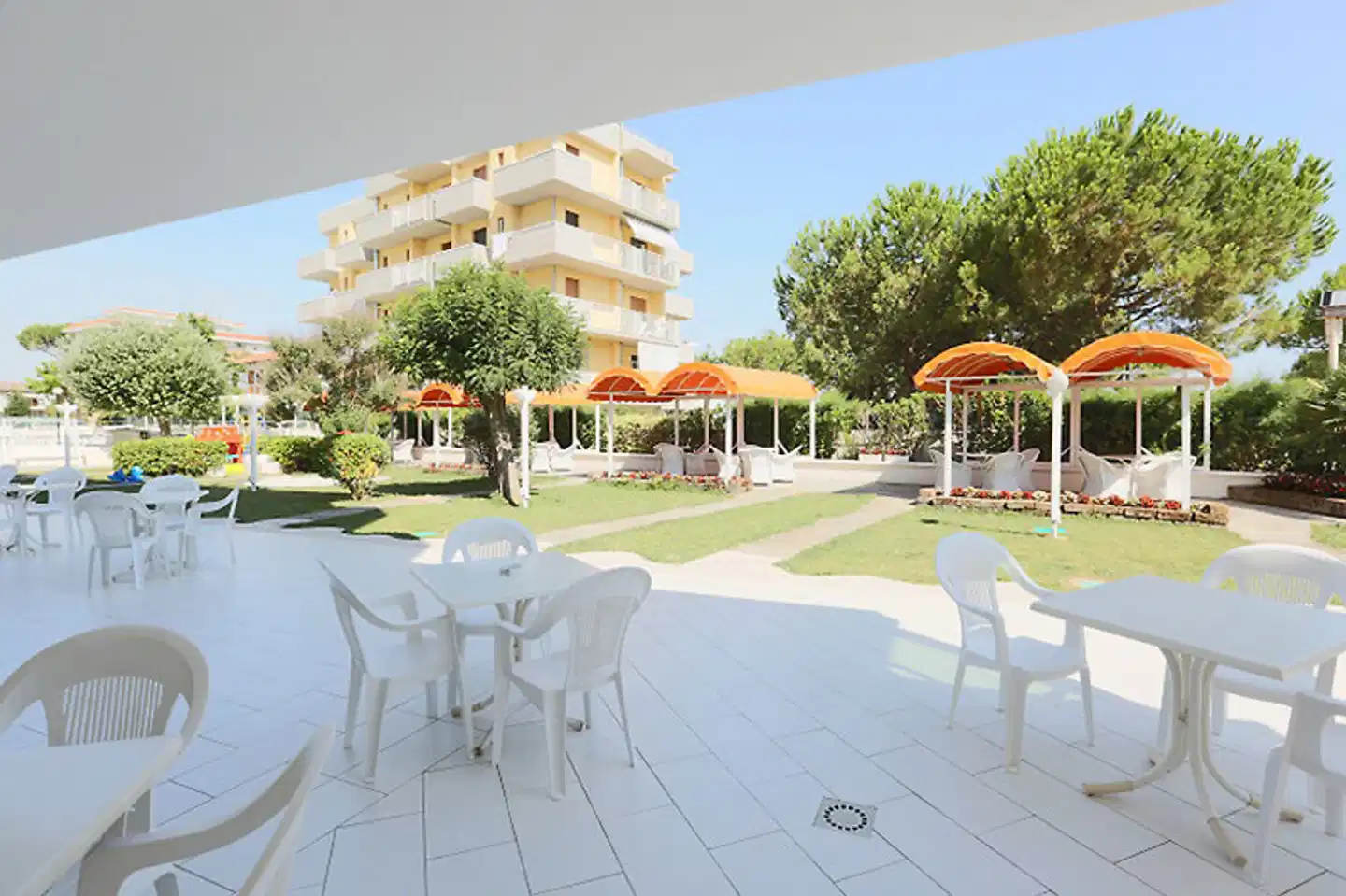 Family Hotel Marina Beach Terrasse