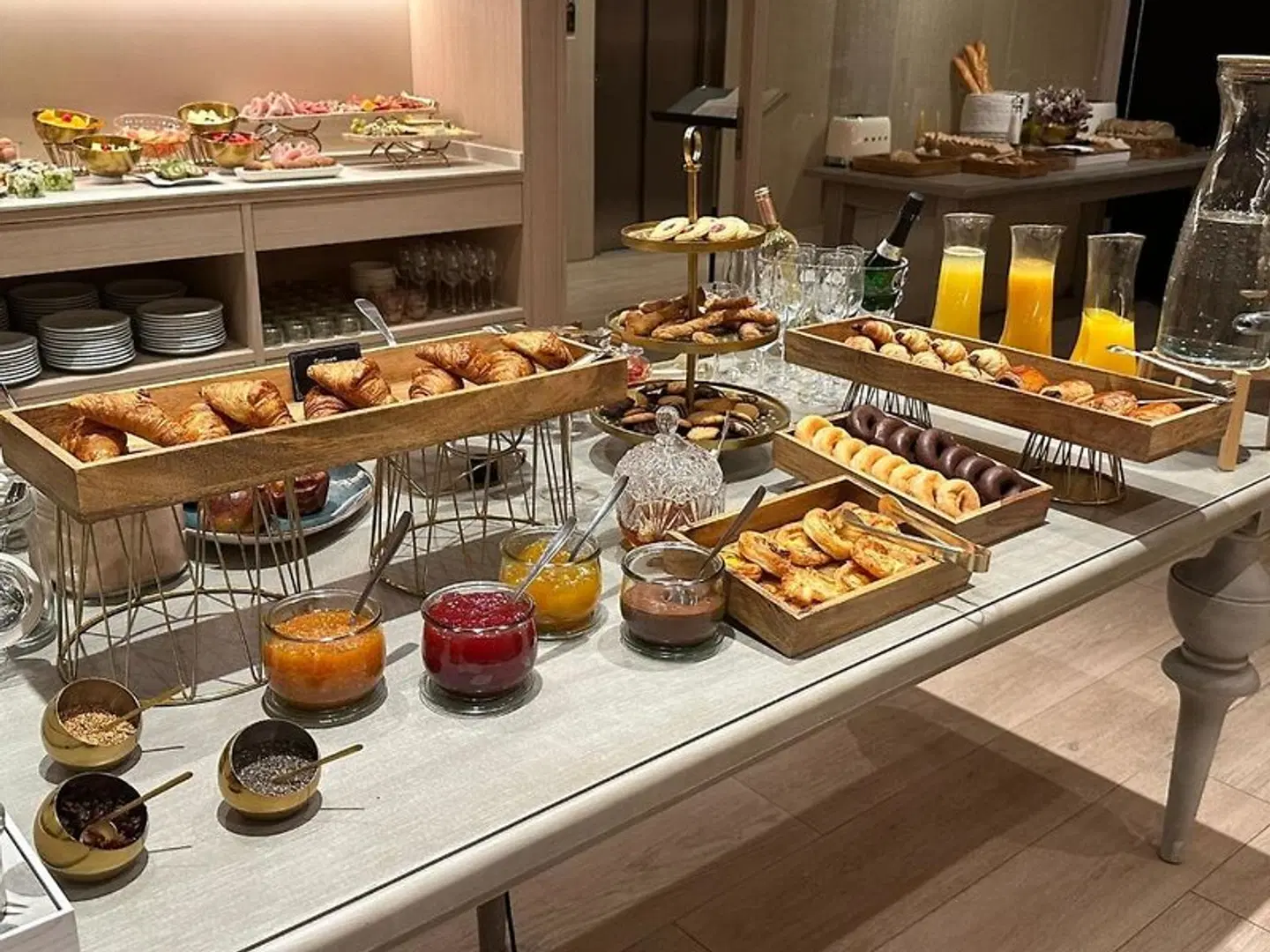 Arcelon Hotel Restaurant