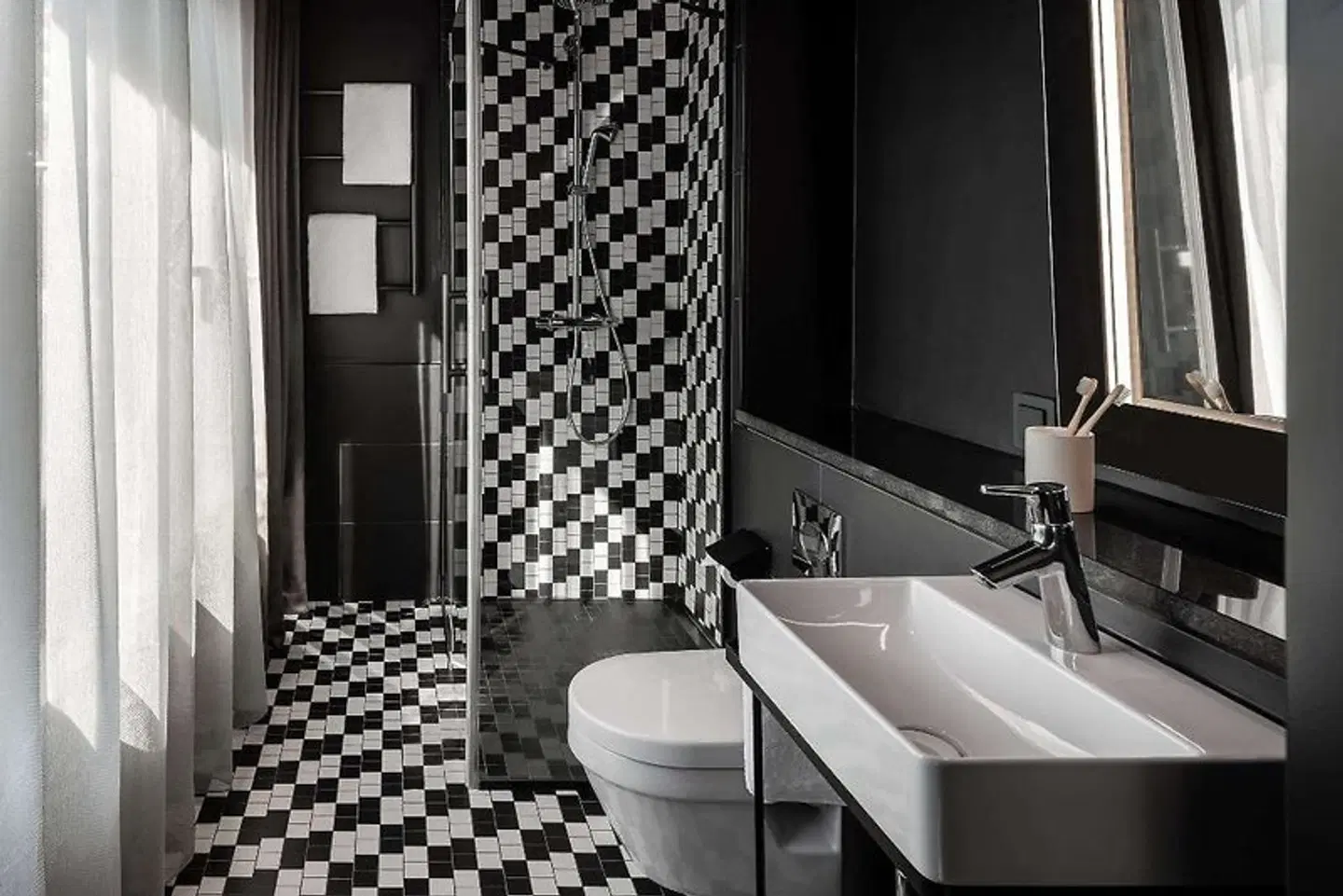 AMANO Eastside Badezimmer