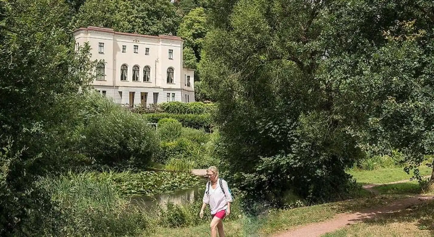 Suites MITTE - Aparthotel Sport und Entertainment