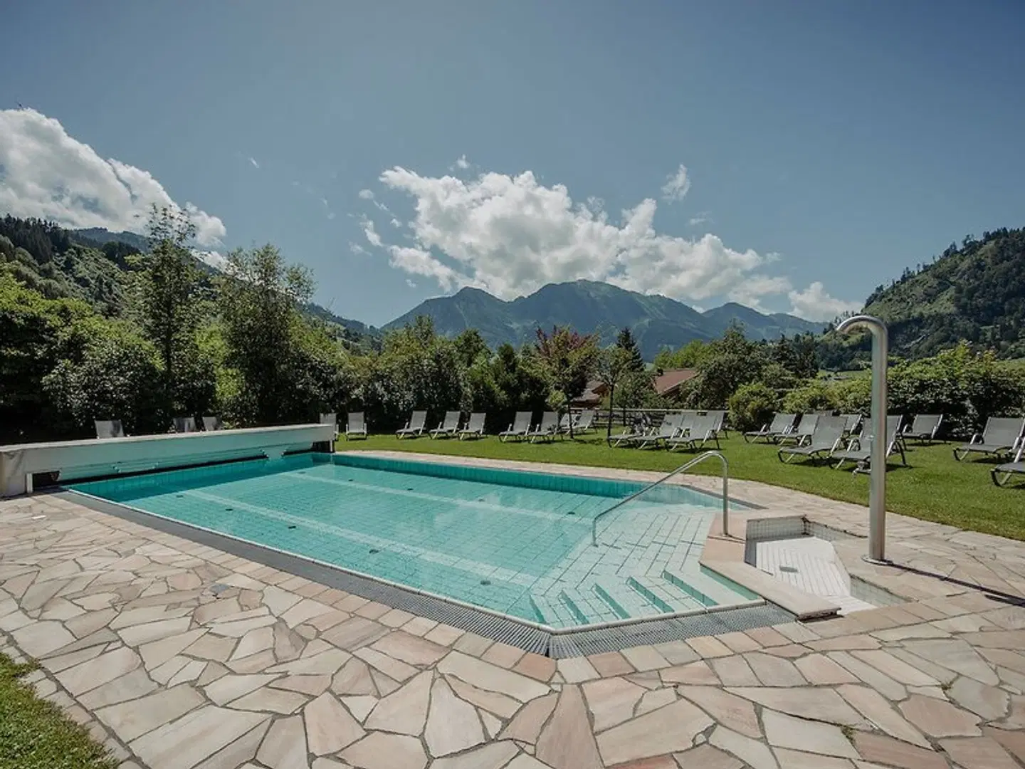 Lerch OUTDOOR_POOL