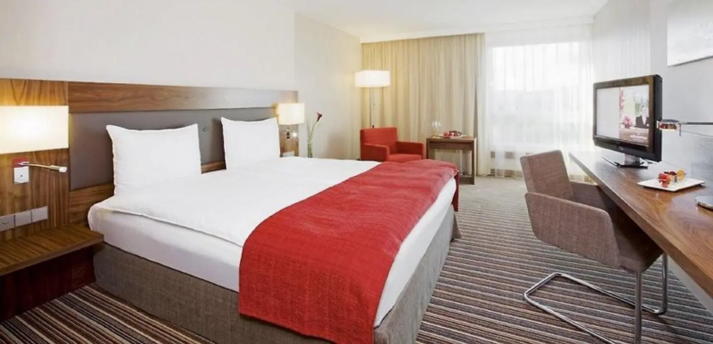 Mövenpick Hotel Zürich Airport ROOM_EXAMPLE