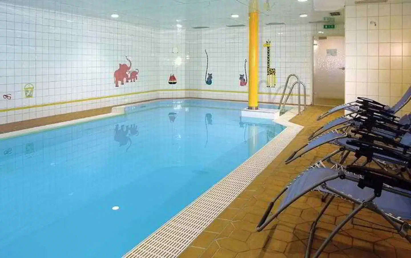 IFA Breitach Apartments Hallenbad