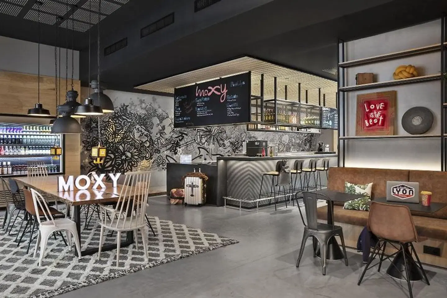 Moxy Lyon Airport Bar