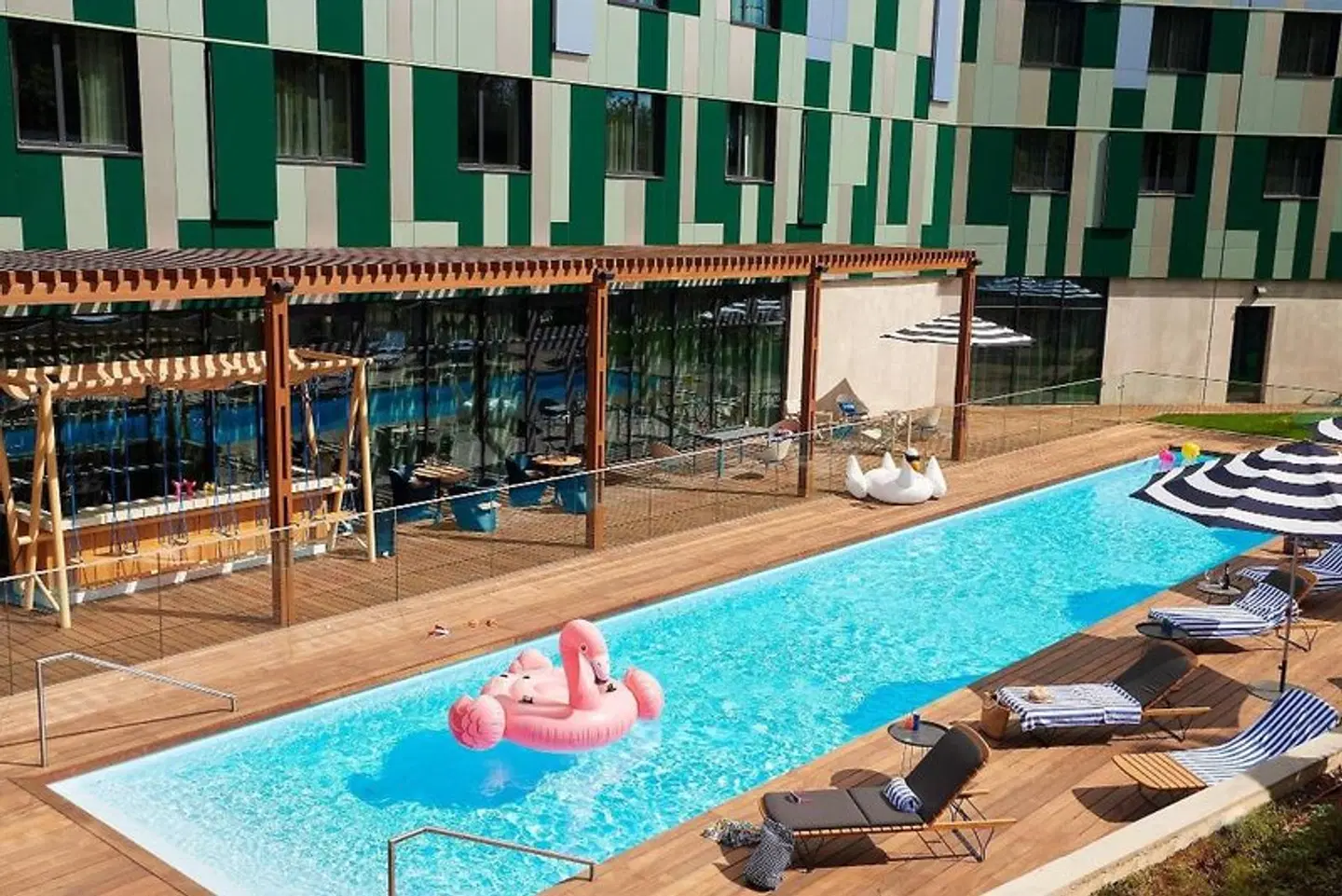 Moxy Sophia Antipolis Hallenbad