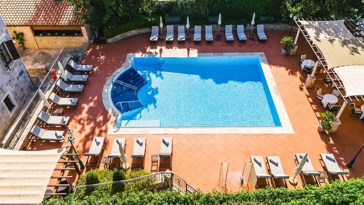 Kazbek OUTDOOR_POOL