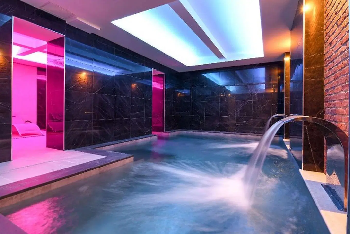 Hotel Master Hallenbad