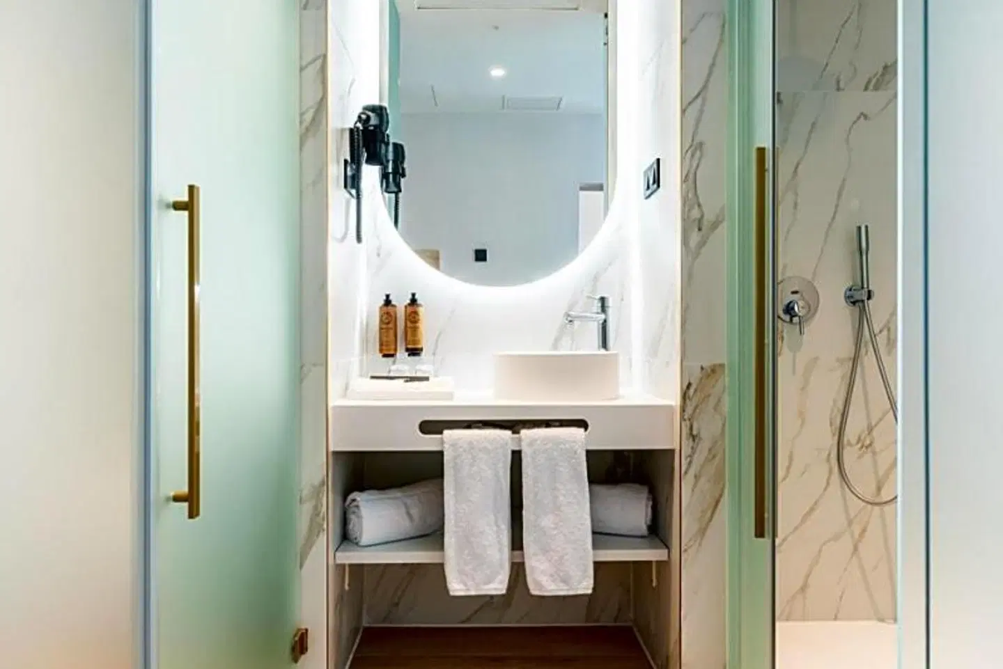 Hotel Málaga Vibes Badezimmer