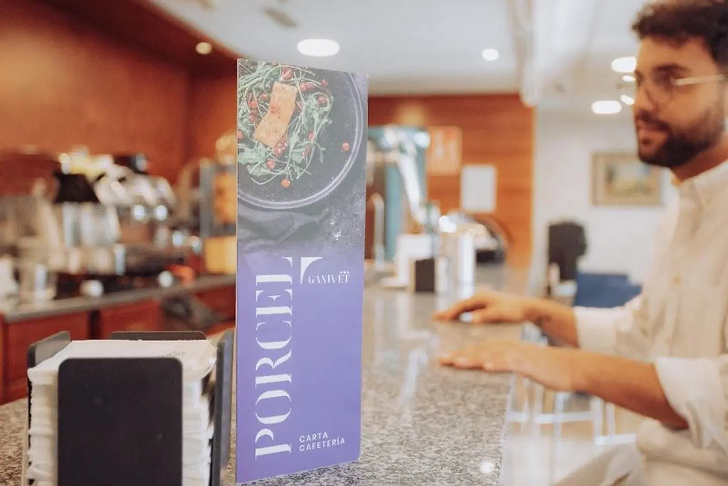 Hotel Ganivet Bar