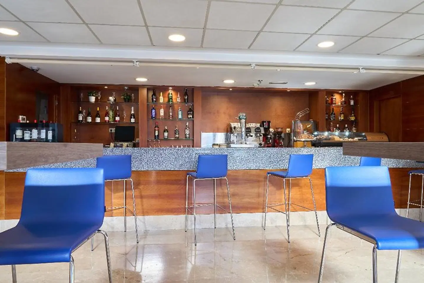 Hotel Ganivet Bar