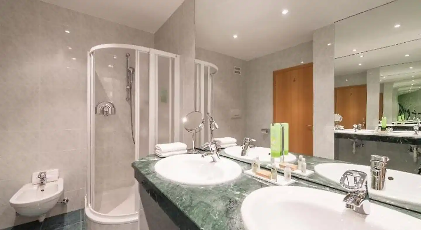 Baumgartner's Blumenhotel Badezimmer