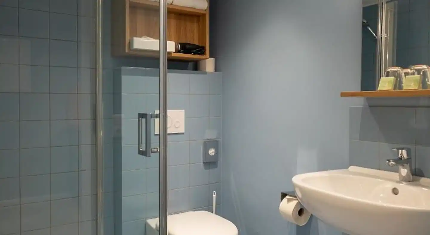 Spiekerooger Leidenschaft - Hotel Künstlerherberge Badezimmer