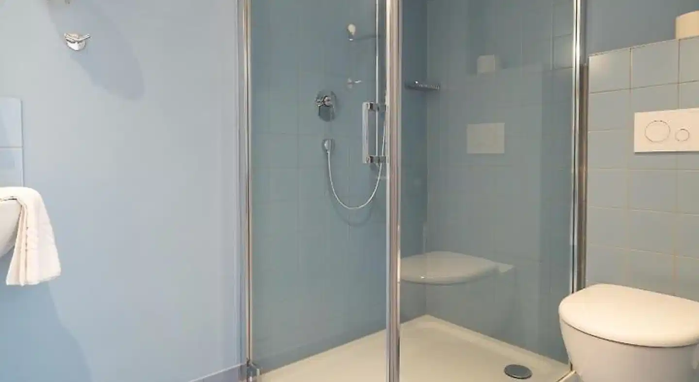 Spiekerooger Leidenschaft - Hotel Künstlerherberge Badezimmer