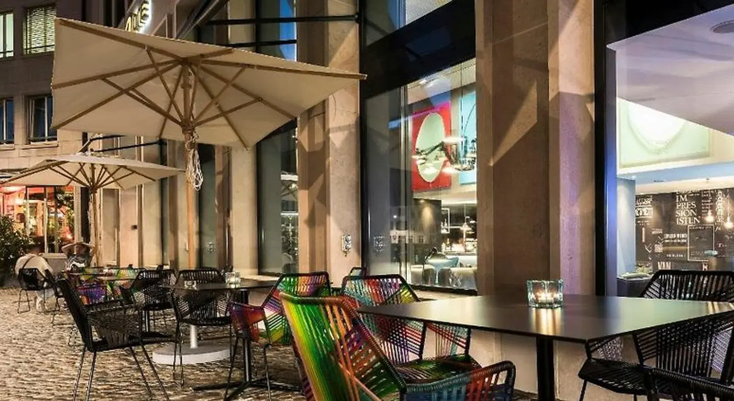 Motel One Basel Bar
