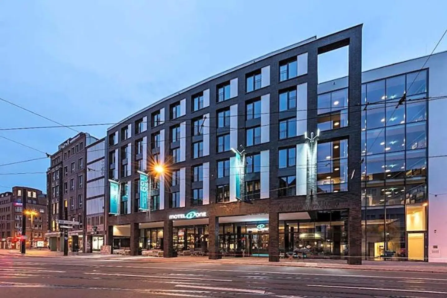 Hotel Motel One Bremen EXTERIOR