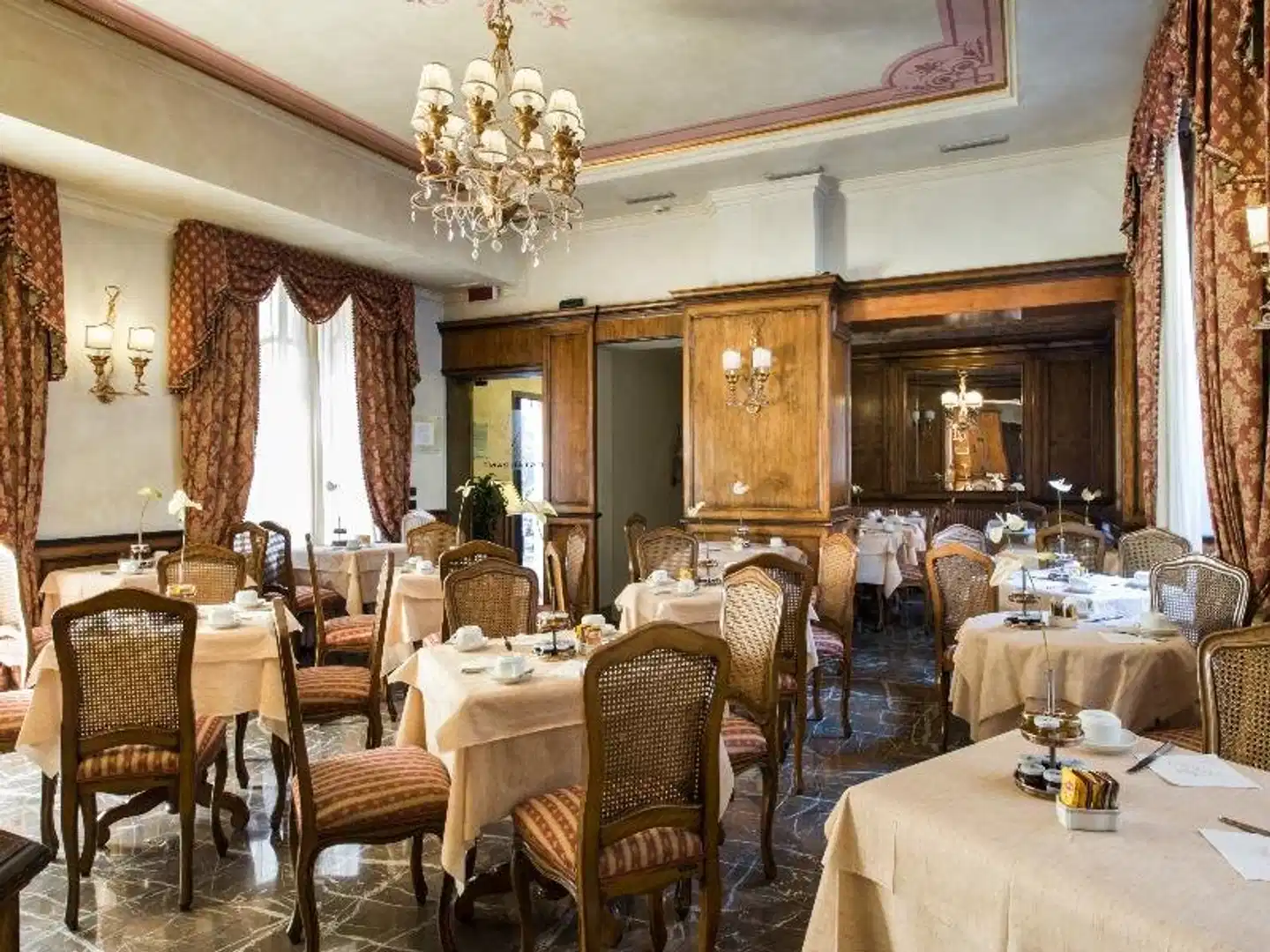 Adler Cavalieri Hotel Restaurant