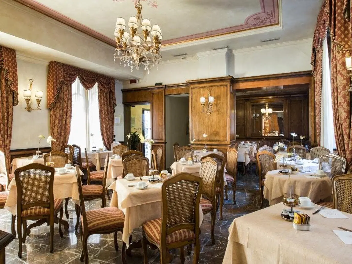 Adler Cavalieri Hotel Restaurant