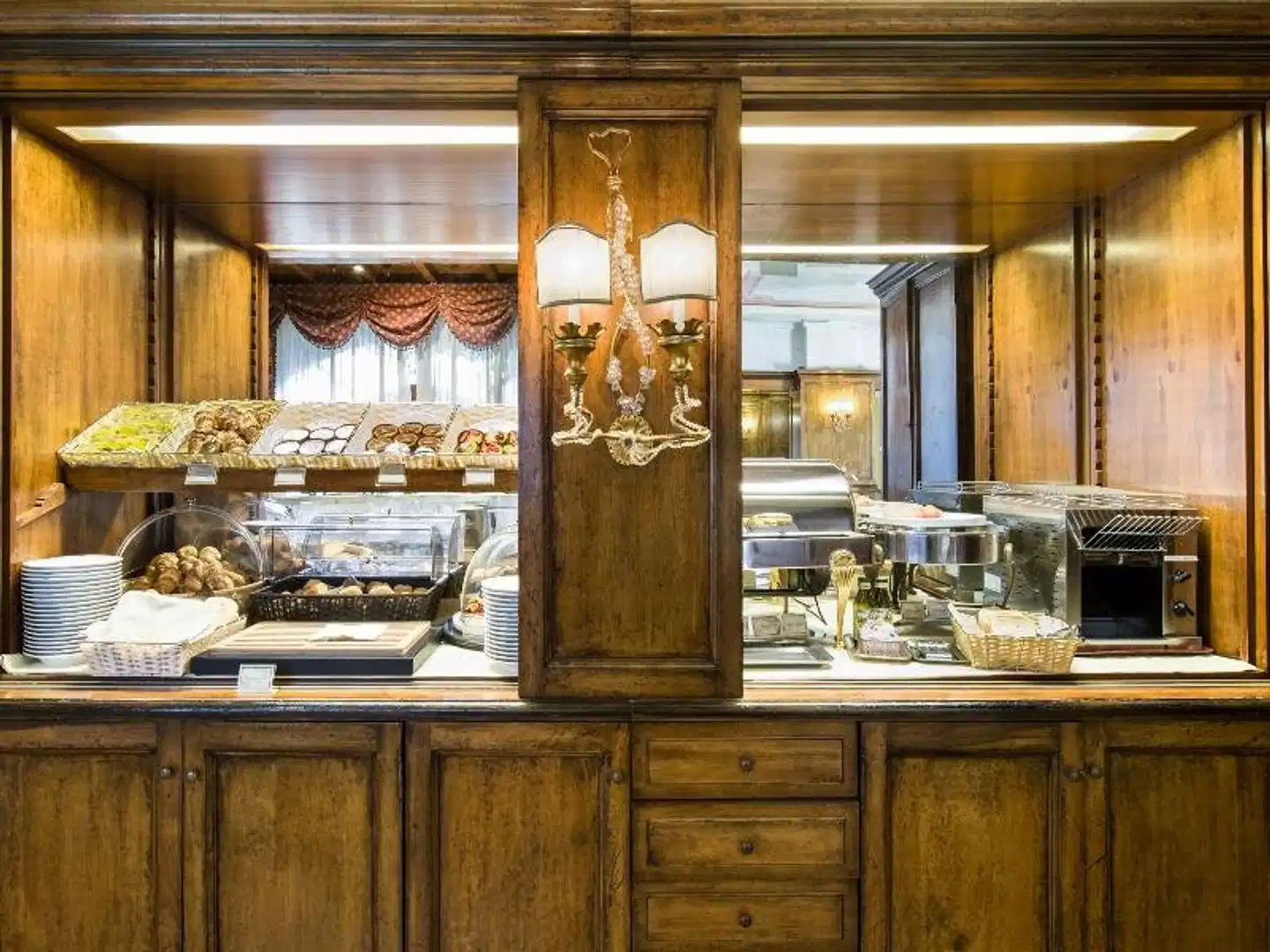 Adler Cavalieri Hotel Restaurant