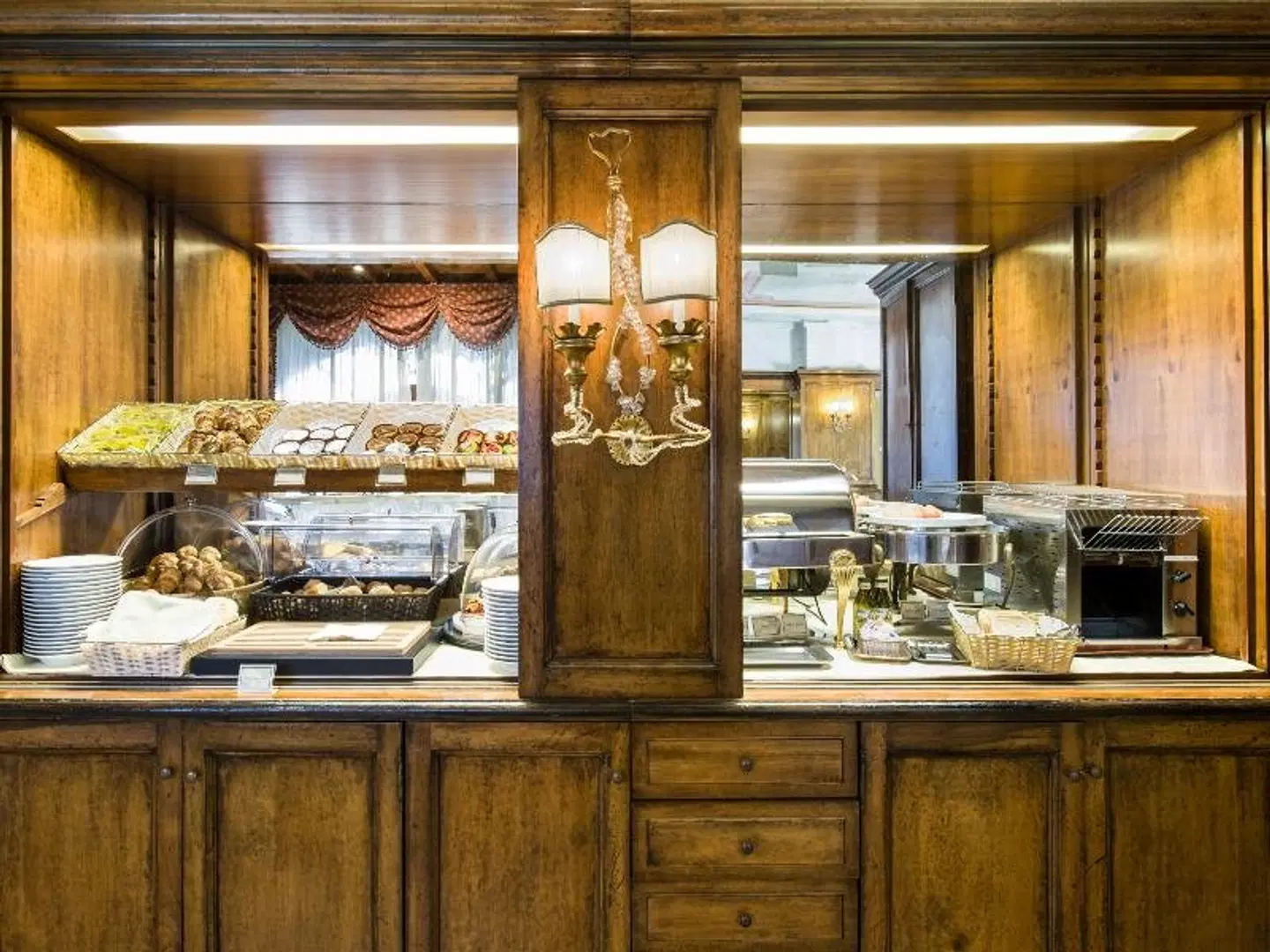 Adler Cavalieri Hotel Restaurant