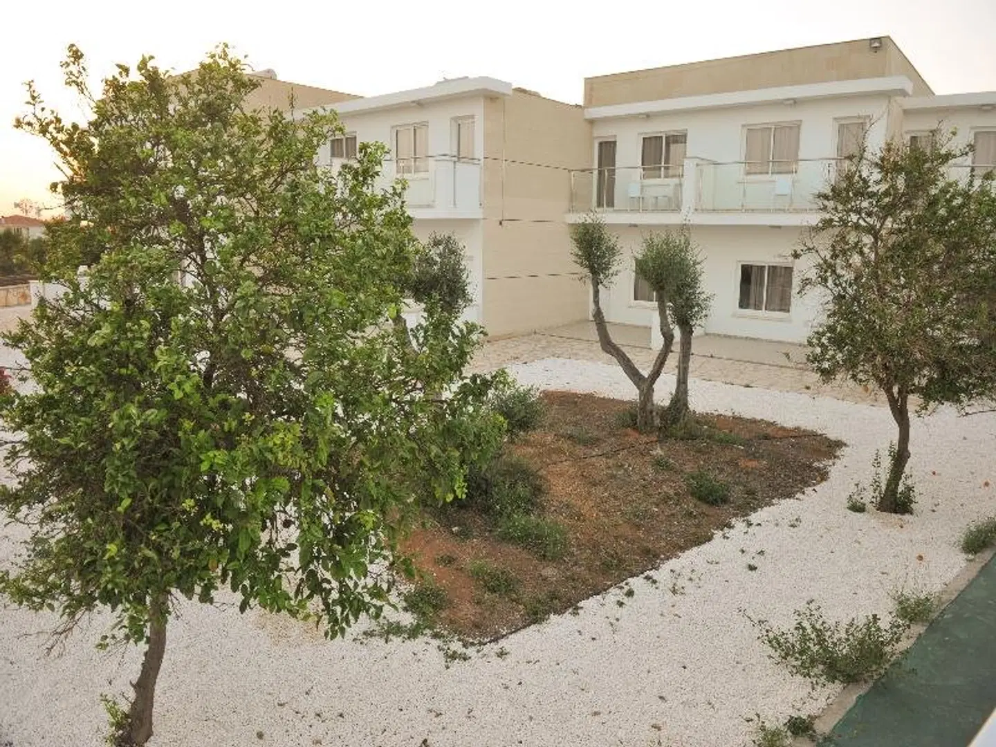 Fedrania Garden Hotel EXTERIOR