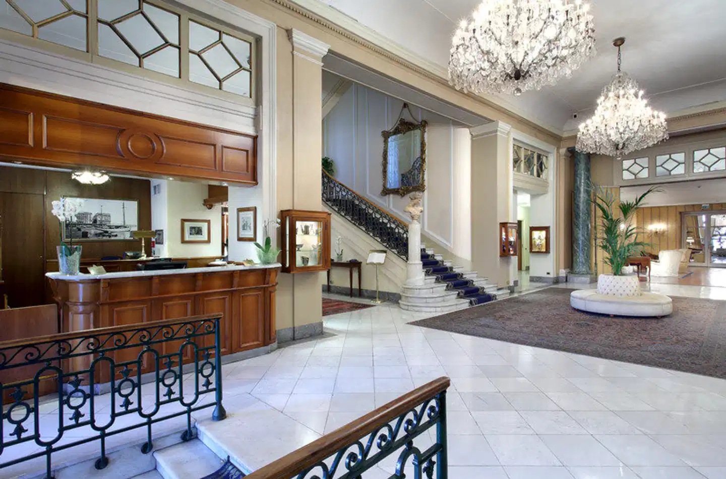 Eurostars Hotel Excelsior Lobby