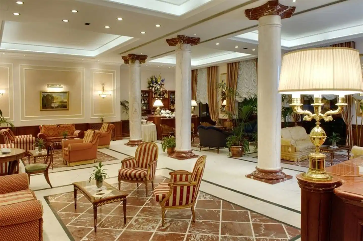 Andreola Central Hotel Lobby