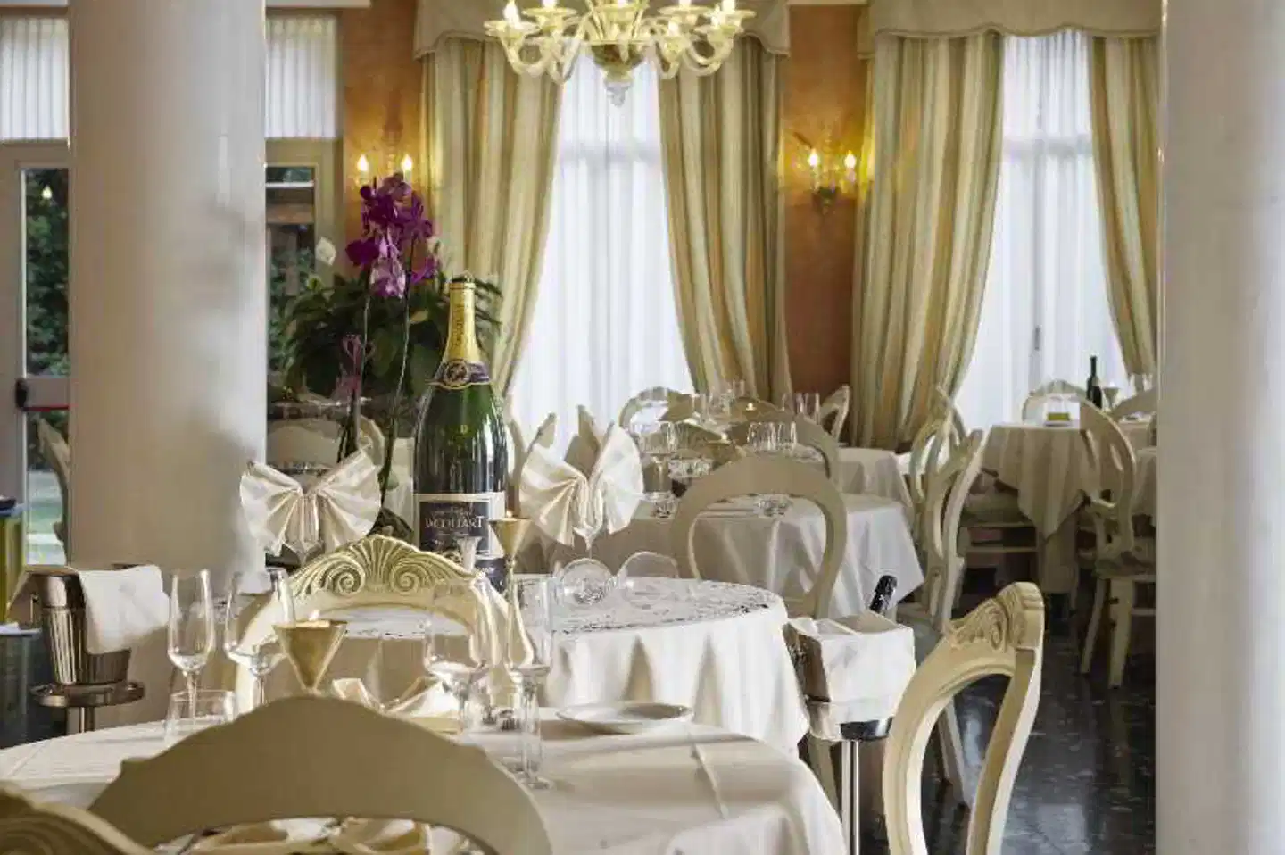 Viktoria Palace Hotel Restaurant