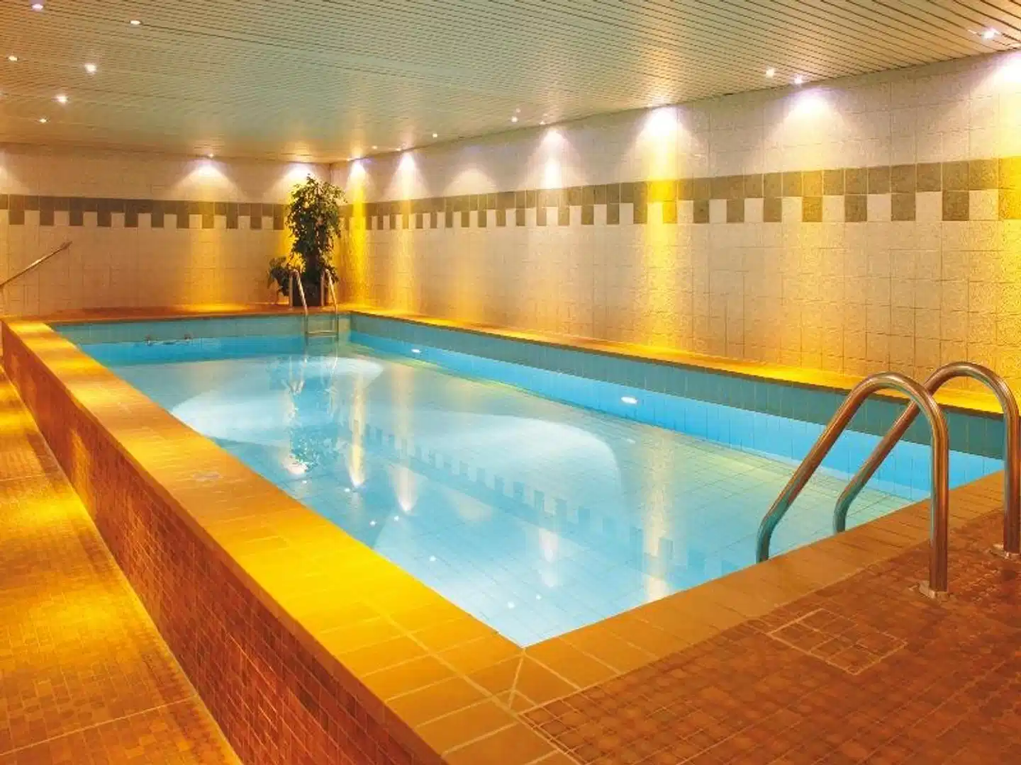 Leonardo Hotel Köln Pool