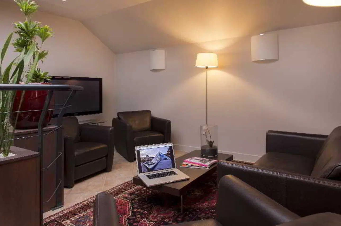 Apollinaire ROOM_EXAMPLE