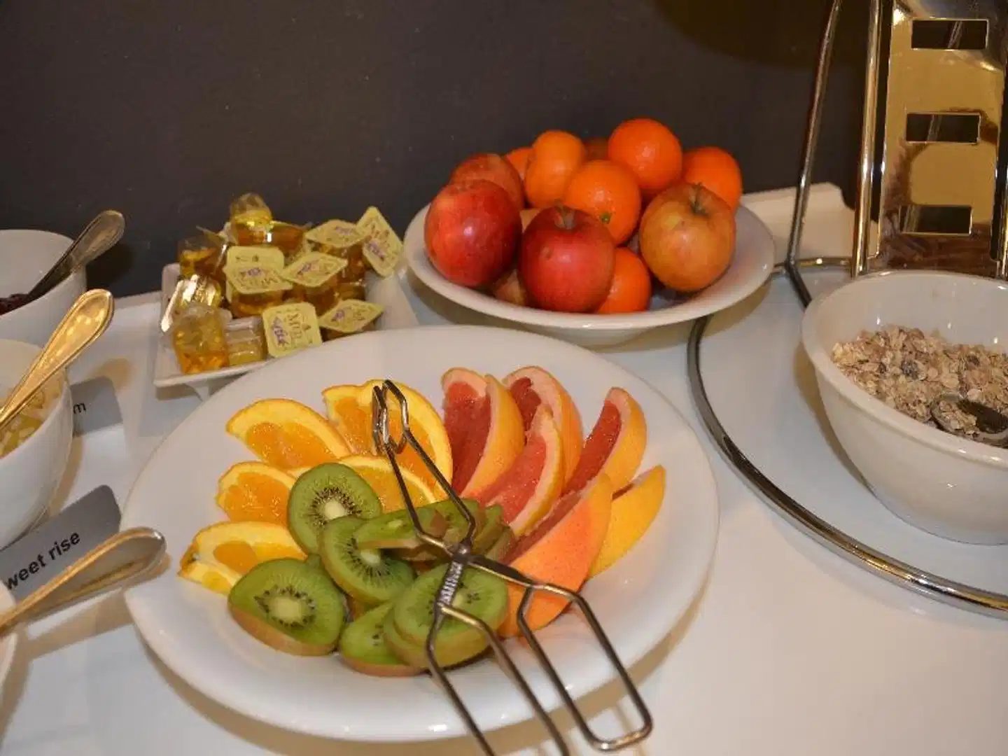 Pure White Restaurant