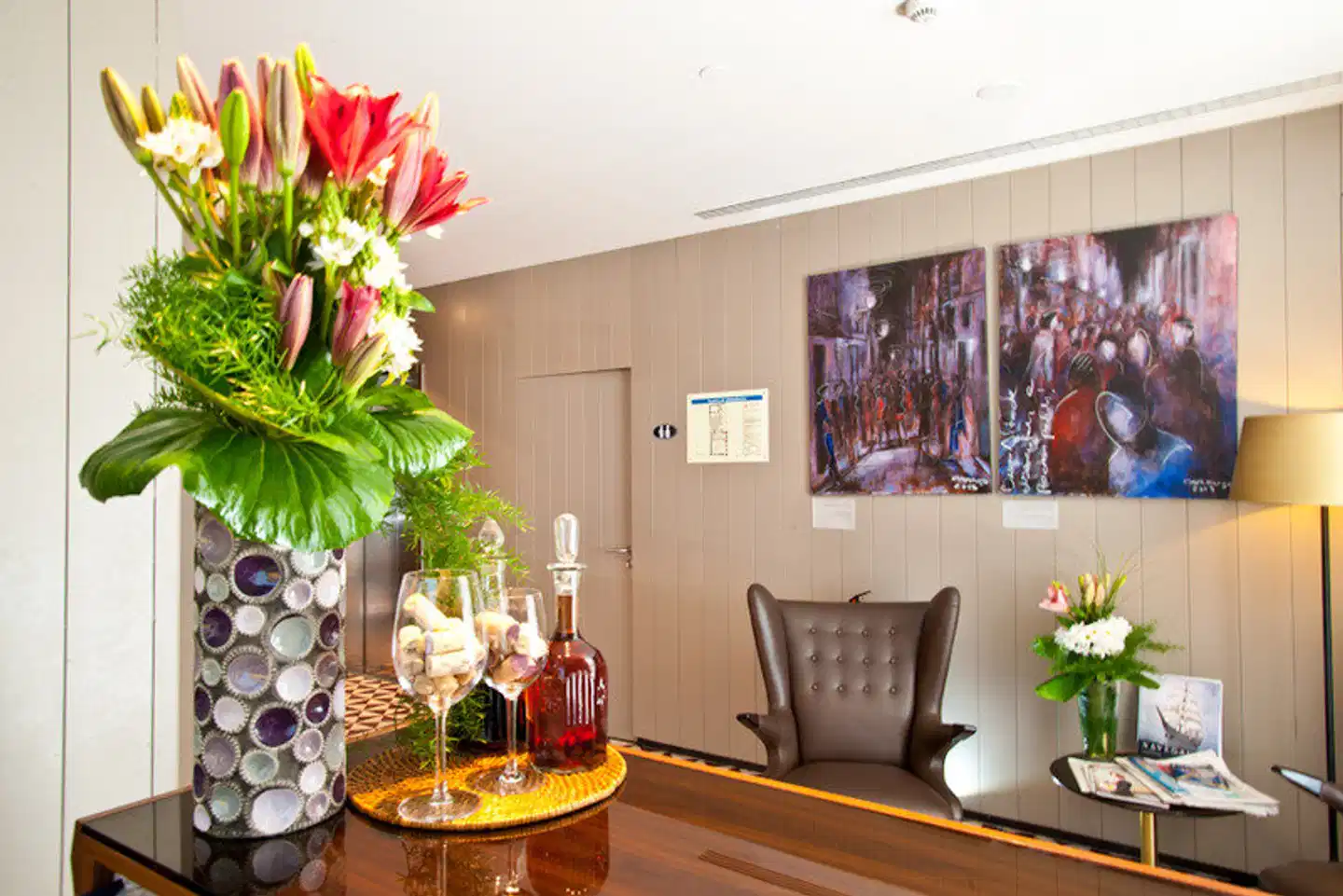 Lisboa Carmo Hotel Lobby