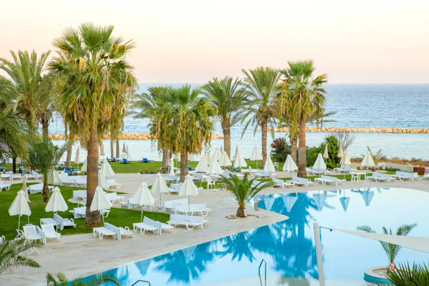 Venus Beach Hotel OUTDOOR_POOL