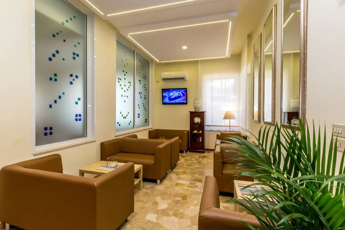 Touring LOUNGE_LOBBY