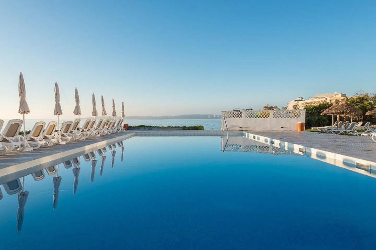 Atolon OUTDOOR_POOL