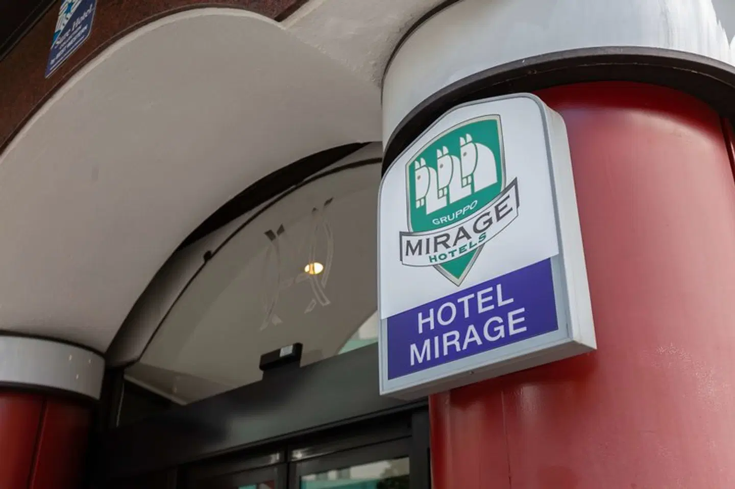 Sure Hotel Collection by Best Western Hotel Mirage EXTERIOR